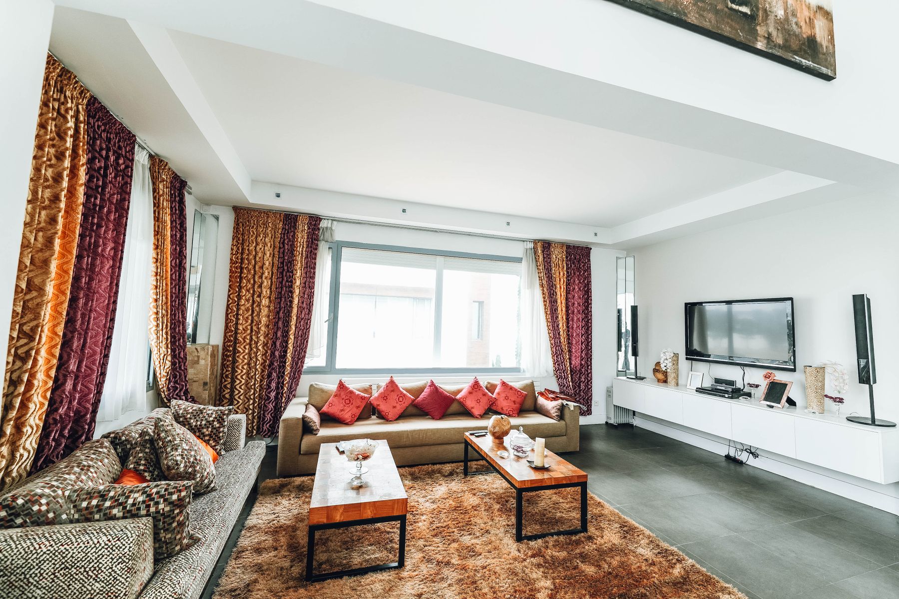 A finished great room ready for its final walkthrough
